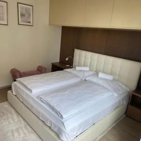 Urban 2 Bedroom * ברטיסלאבה